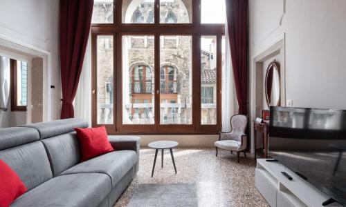 Apartment Ponte Raspi Canal View