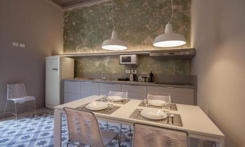 Casa222 - stylish apartment La Spezia Old Town - 5' station to Cinque Terre