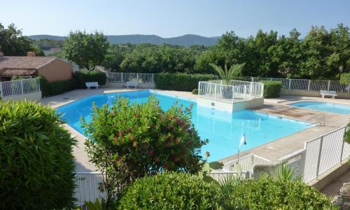 Mas dans résidence avec grande piscine