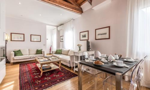 Ca' Meraviglia Canal View