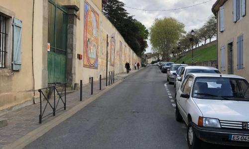 spacieux logement face à la Cité Médievale