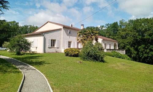 LE CHEMINARD