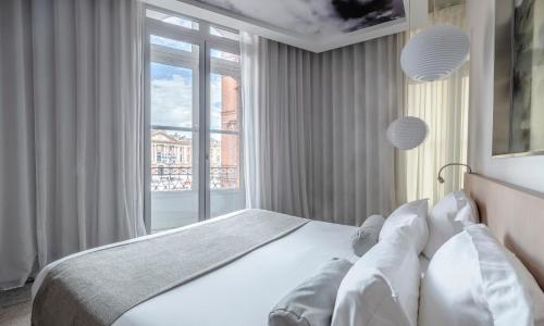 Le Grand Balcon Hotel