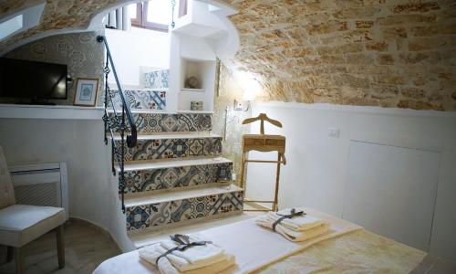 HOME 5 - Giù in Dimora