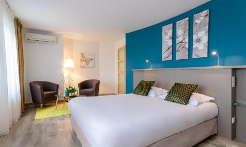 Auberge du Poids Public Logis Hotel
