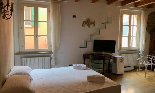 whouse suite GOLD TOWERS