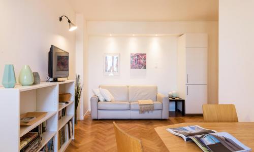 JOIVY Homey 1-bed with view near CityLife