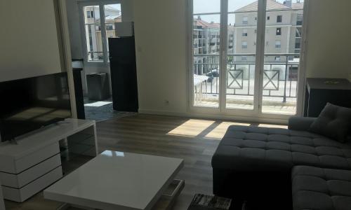 Bussy apartment next to Disneyland and Paris BMYGUEST