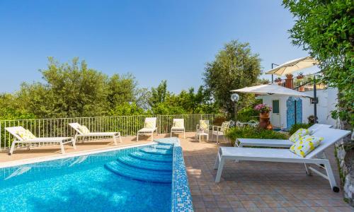 Villa Sorrento Flats