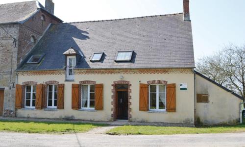 Stunning Home In Chigny With Kitchen