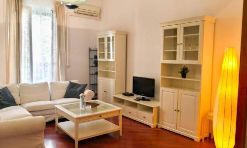 JOIVY 1 BR Apt next to Piazza Leonardo da Vinci