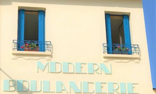 Modern Boulangerie, large 6 bedroom village house