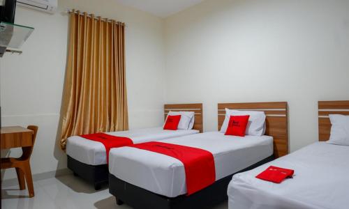 RedDoorz near Living Plaza Purwokerto