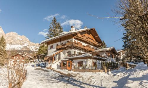 Cantore, Cortina by Short Holidays
