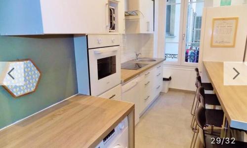 GARE 5 minutes GARIBALDI RÉPUBLIQUE chambre PRIVEE pour voyageurs CALMES exiger TRAM Ligne1 Palais des expositions au pied de l'immeuble