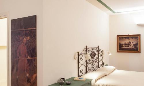 Borromeo Rooms Bed & Living