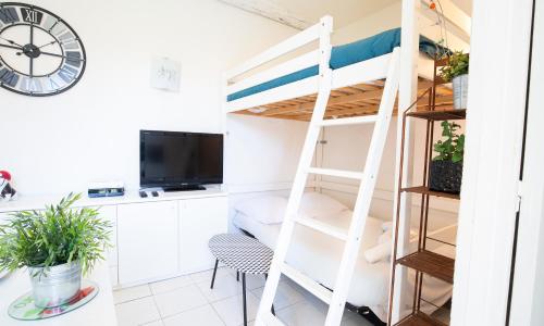 BNB RENTING Chez Dominique - Studio 2-4pers centre Antibes Fourmilliere 1er
