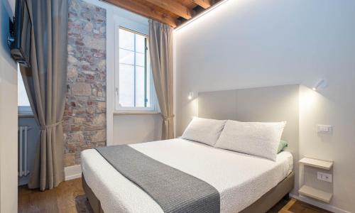 Teatro Romano Easy Suites