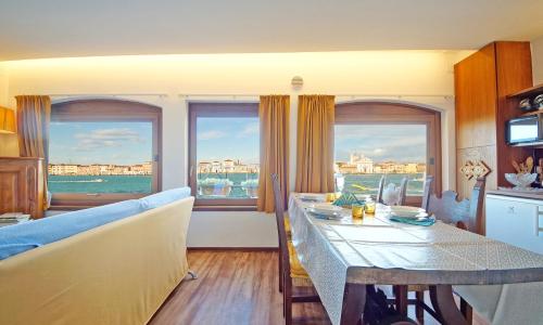 DolceVita Apartments N 453 Canal View