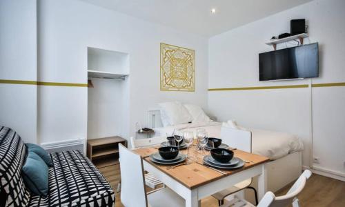cosy independant studio proche gare et jardin