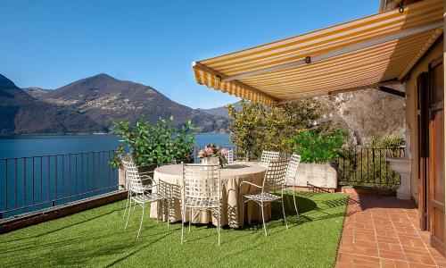 The Terrace on the Lake