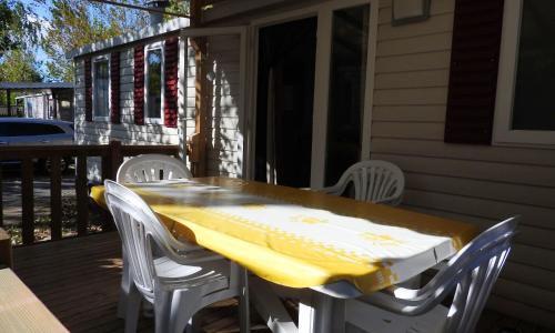 Bungalow de 3 chambres avec piscine partagee hammam et terrasse a Valrasplage a 1 km de la plage