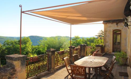 Maison de 4 chambres avec piscine partagee et jardin amenage a Saint Cybranet