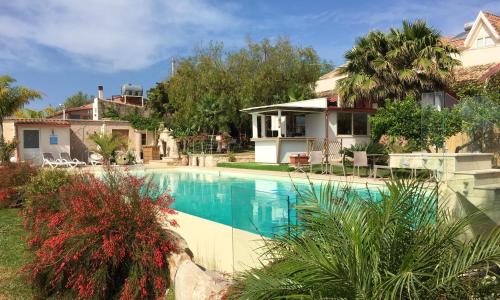 3 bedrooms apartement at Pozzallo 500 m away from the beach with sea view shared pool and enclosed garden