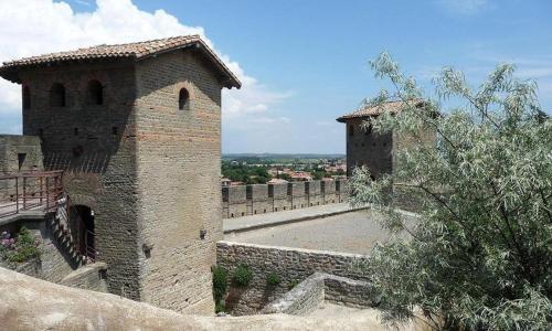 Le Logis des Remparts Coeur de la Cité médiévale
