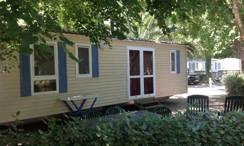 TopSun Argelès Camping La Sirène 2 bedroom 25m2 max 4 personnes Inc bebe pas d'enfants sans parents