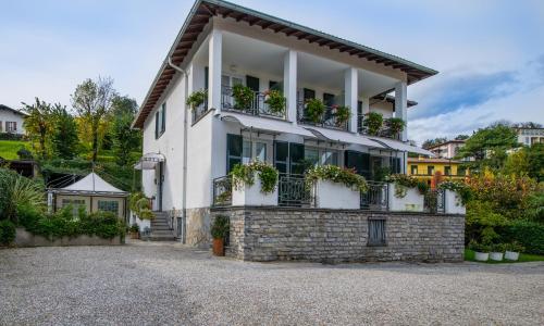 Miralago B&B and Apartments