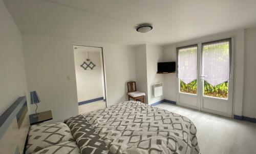 CENTRE CHATELAILLON GRAND T2** AVEC COUR 100mPLAGE