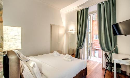 Holiday Apartment Bernini Near The Trevi Fountain - 4 Bedroom