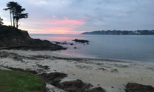 COTTAGE des RIAS 2 chambres d'hôtes ou 1 suite à 172 m de la mer