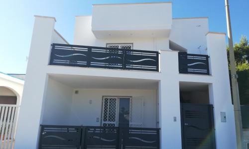 Nuova costruzione, vista mare, 20m dalla spiaggia - Casa Vacanza Lido dell'Ancora