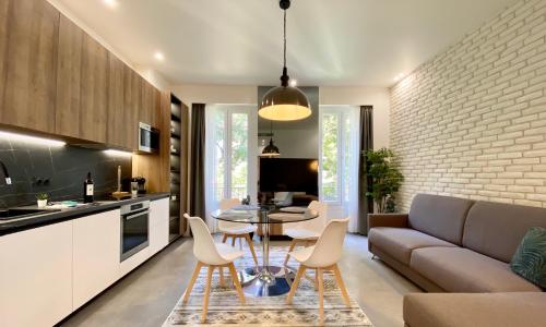 Maxim - Easy Home Booking