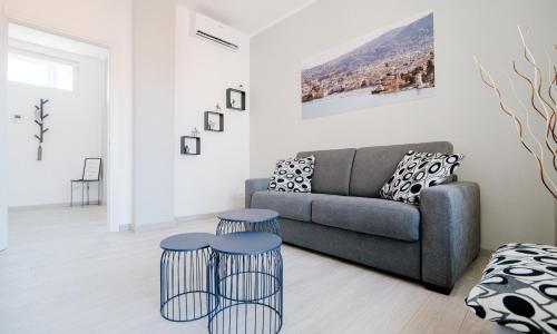 Bright Home - The House Of Travelers