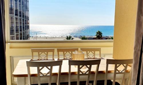 Superbe appartement face à la mer avec parking privatif