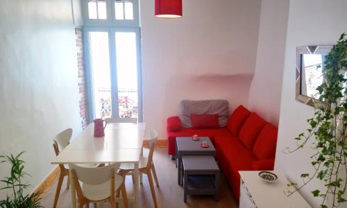 Joli duplex avec balcon et vue sur place du centre historique !