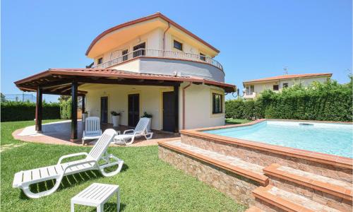 Pet Friendly Home In Sangineto Lido With Kitchen