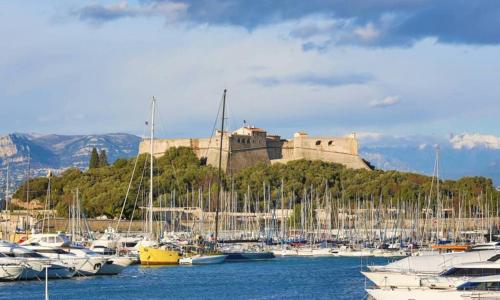 Port Vauban appartement F3 refait à neuf