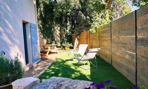Gîte La Quille - Maison de hameau en Provence pour 4 personnes avec jardin privatif