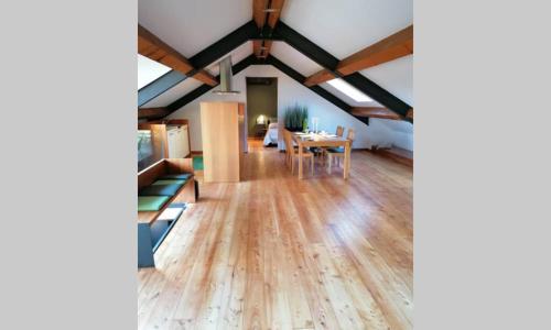 Arona 01 attic mansarda secondo piano no ascensore