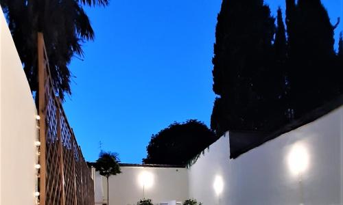 Movie Star Apartment with garden