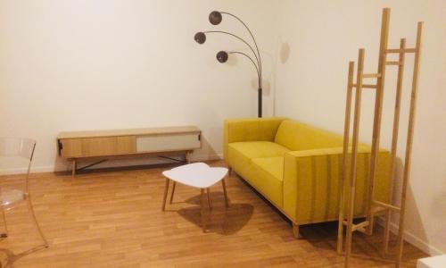 Majestics Luxury Apartments - 3BR With private Parking in front of train station - Paris Stade de France RER B