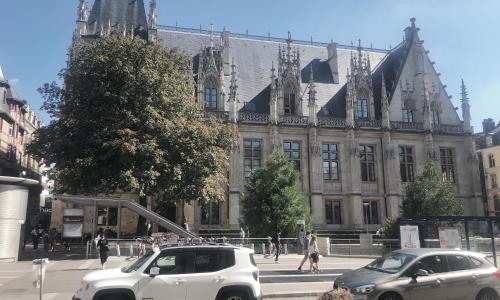 ROUEN centre ville Palais de Justice