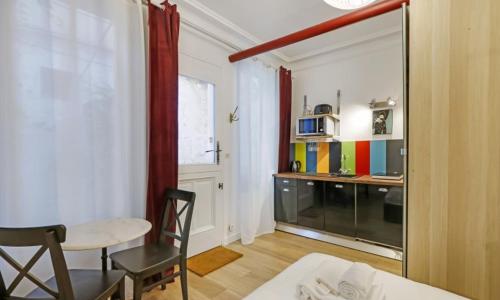 A Sweet Studio in Montparnasse - Boulevard du Montparnasse