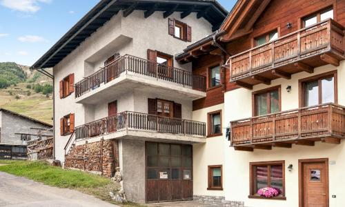 4 bedrooms apartement at Livigno 50 m away from the slopes with balcony and wifi