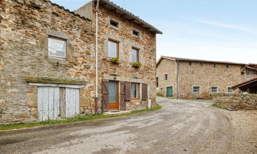 Maison de 2 chambres avec jardin clos et wifi a Valprivas