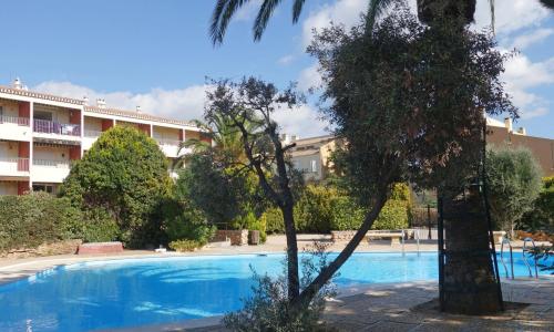 Apartment Hameau de Provence by Interhome